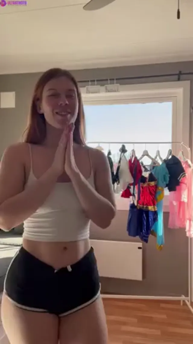 Young OF Babe Tina Marie tries on her Newest Outfits