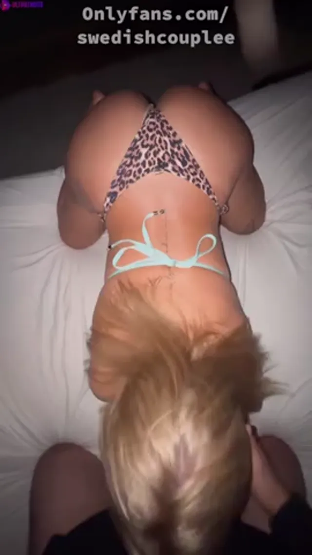 SWEDISH ONLYFANS MODEL TAKING BACKSHOTS