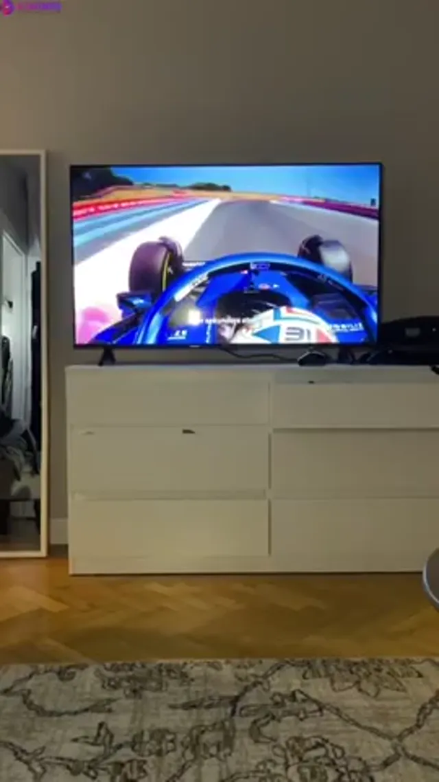 Swedish blowjob during F1 qualifying