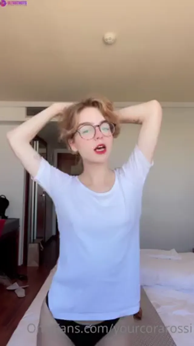 Cora Rossi Flashing Tits On Cam