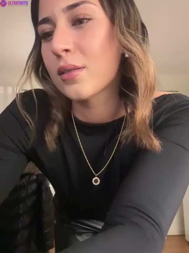 Swedish Camgirl LebanseTeen Part 1 Flasihg Her Big Sexy Tits