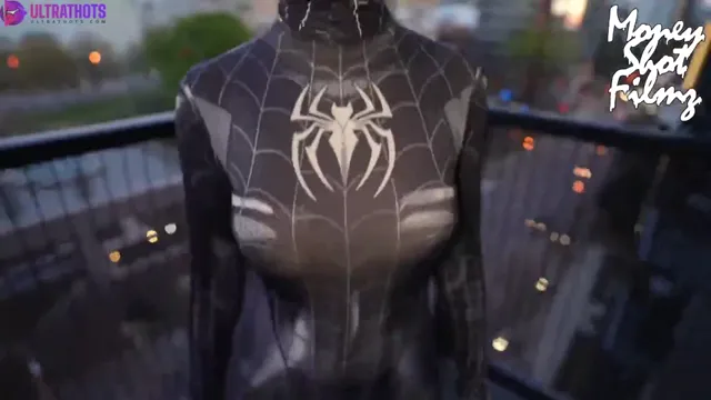 Hannah Marie – Spiderwoman Cosplay Sextape