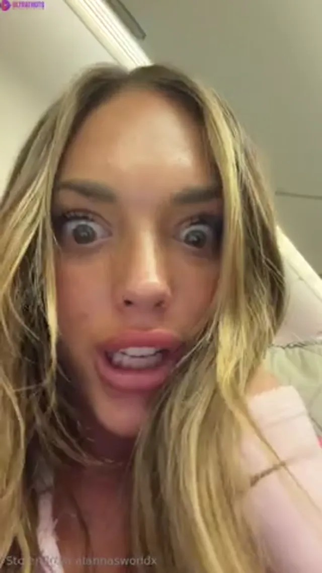 Alannasworldx – Risky Solo Masturbation in Airplane