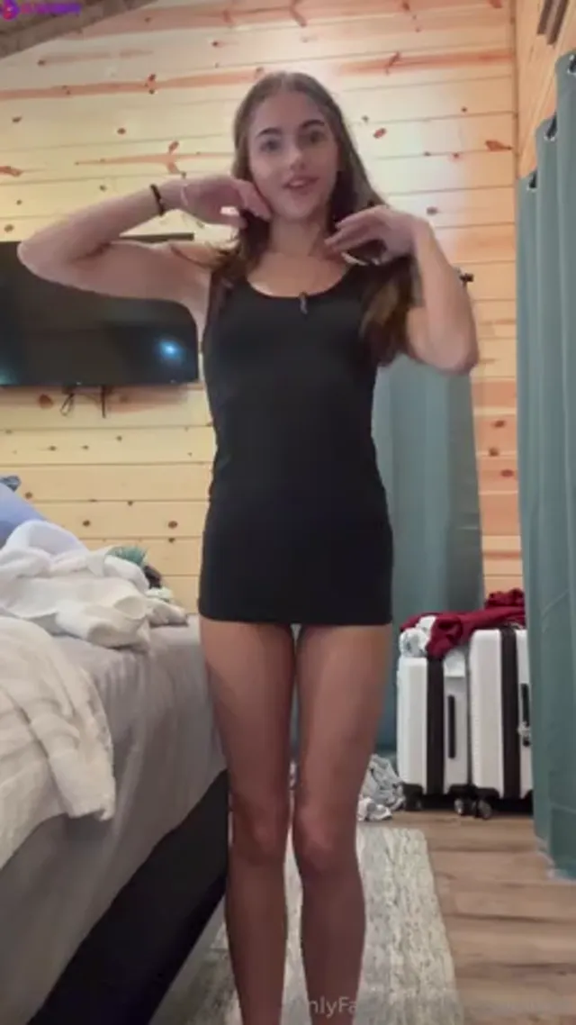 Kinsley Wyatt Strips Naked And Fucks Dildo