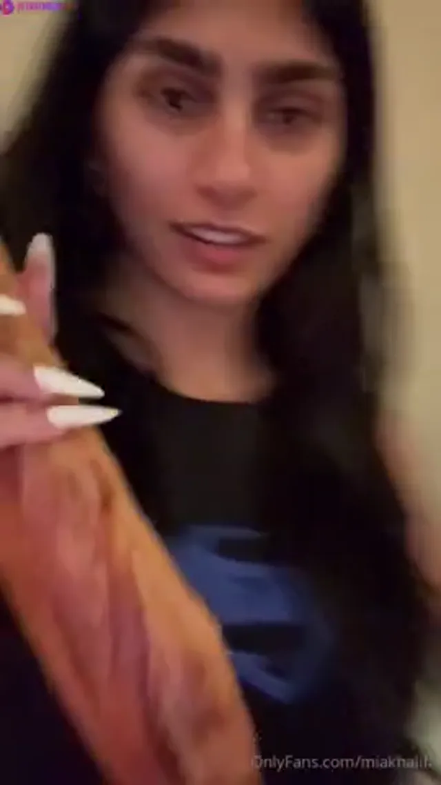 Mia Khalifa – Livestreaming At Night