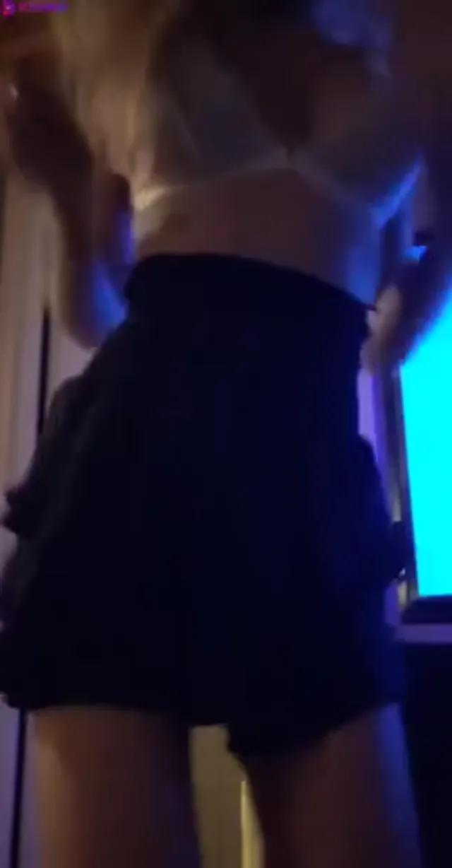 Swedish Moniz Big Dildo Bate On Sofa