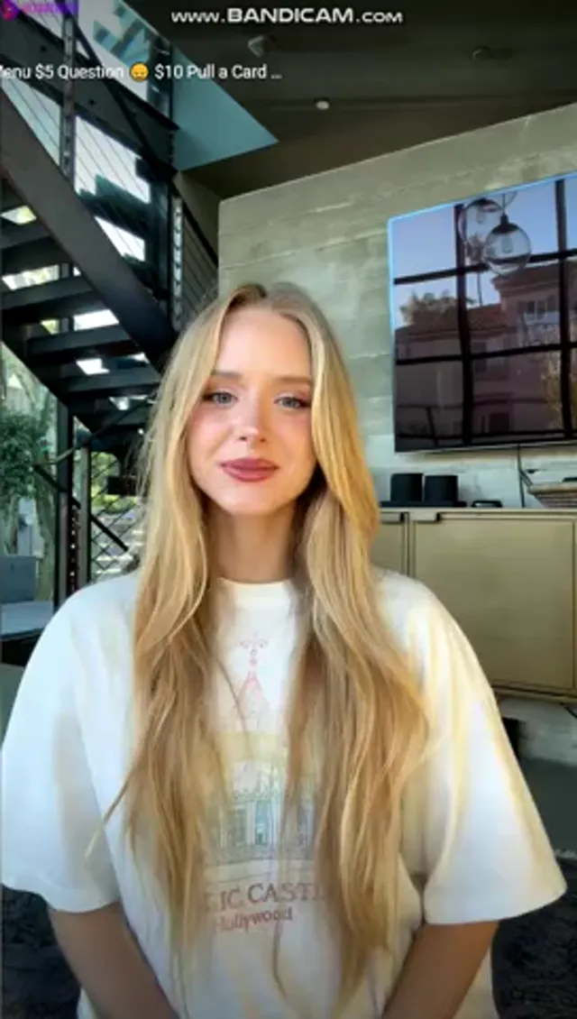 Caroline Zalog – Full September Livestream