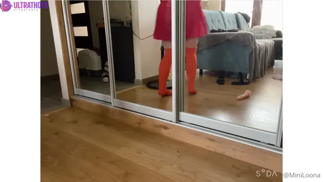 Mini Loona Masturbating in Velma Cosplay