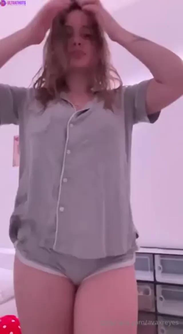 Ava Reyes – Late Night Striptease