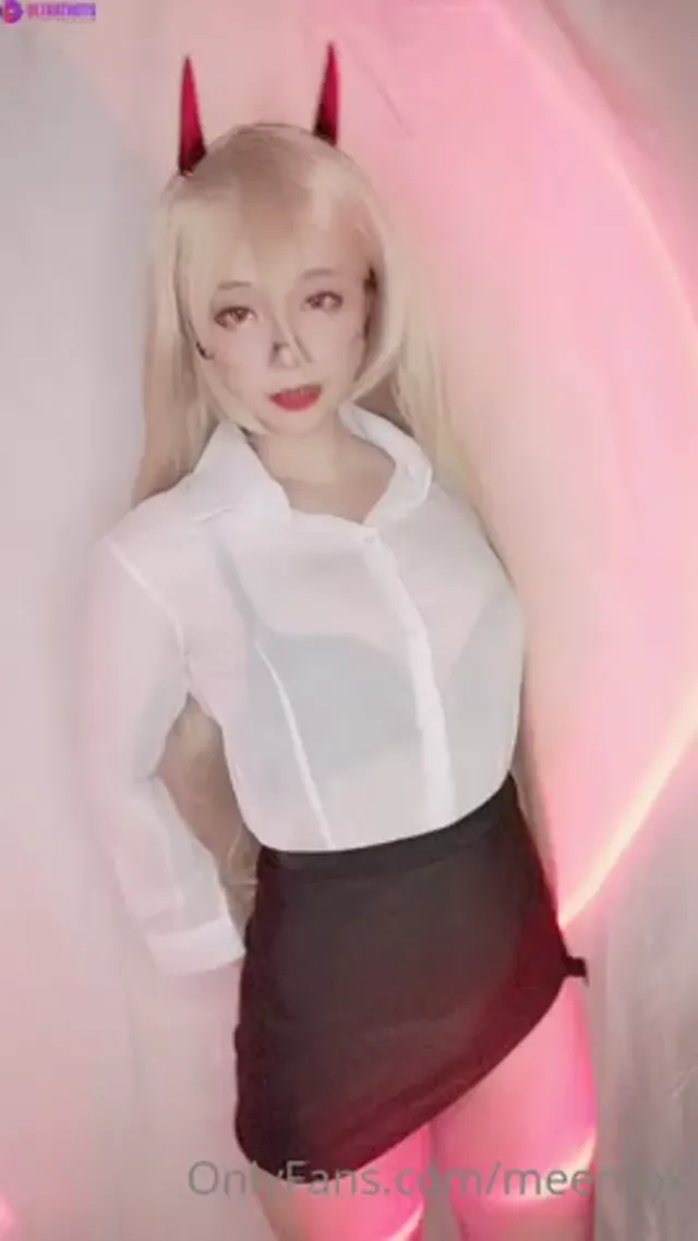 Meenfox Teasing In Black Lingerie