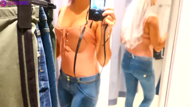 Swedish Bubbelyummi Masturbating in Public Changing room