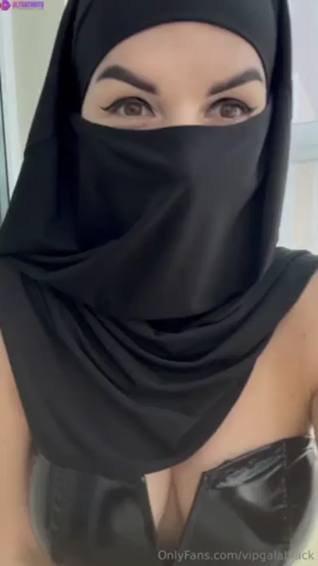 Gala Black – Arabic Hijab Babe Masturbates Pussy in Close Up View