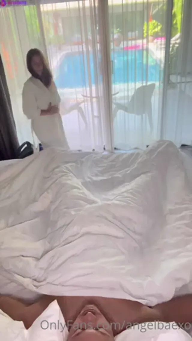 Angelbaexo – Rare Blowjob in Bedroom Video