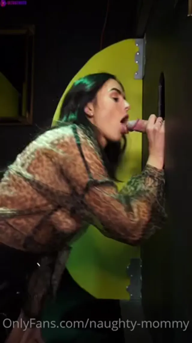 Autumn Reese Gloryhole Blowjob