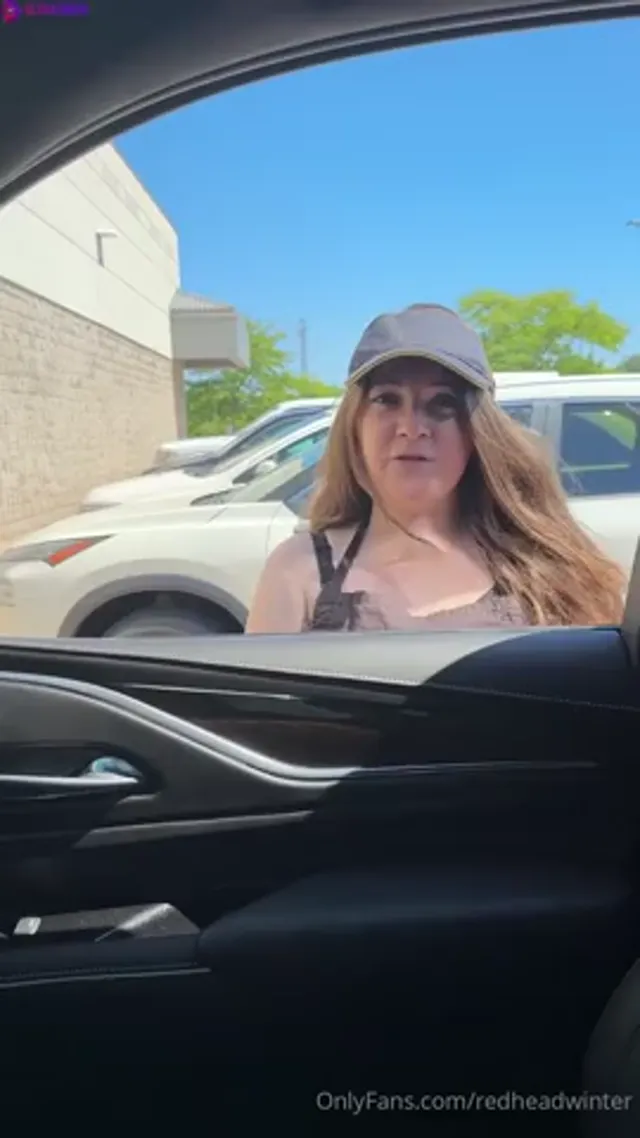 RedHeadWinter – McDonalds Worker Fucks Customer in Car