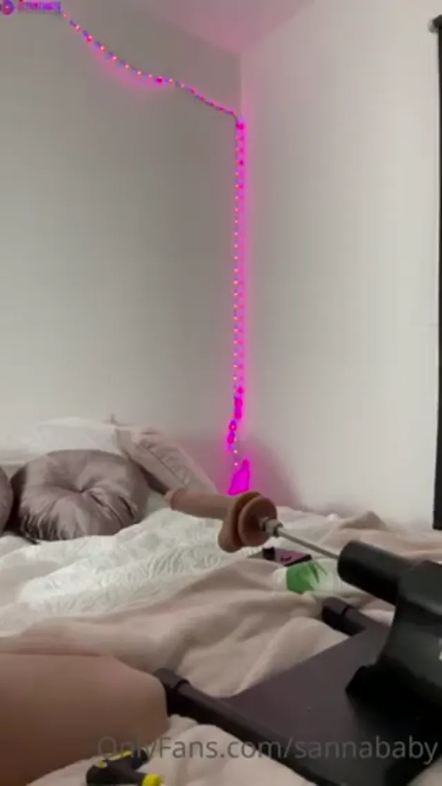 Swedish Sannababy with sex machine