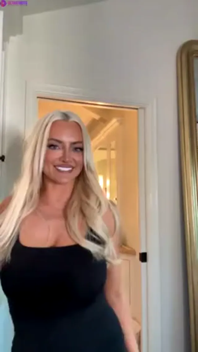 Lindsey Pelas – Nude October Livestream