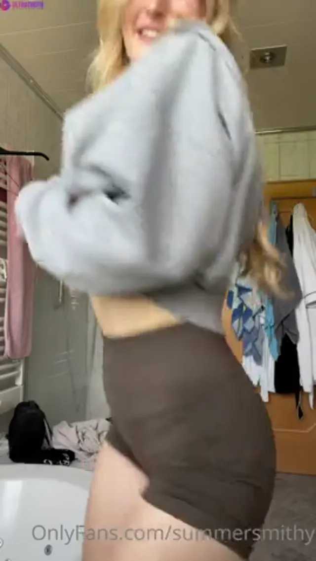 Summersmithy – Busty Blonde Nude Striptease