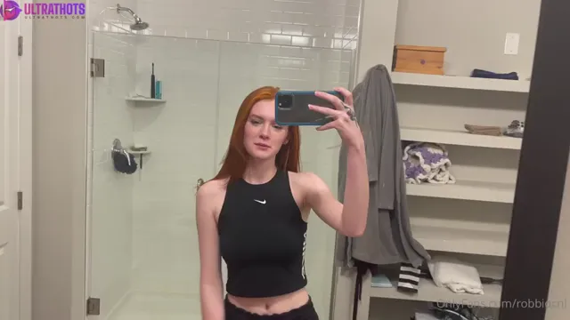 Robbiocnl – College Amateur Stripping Full Nude And Dancing