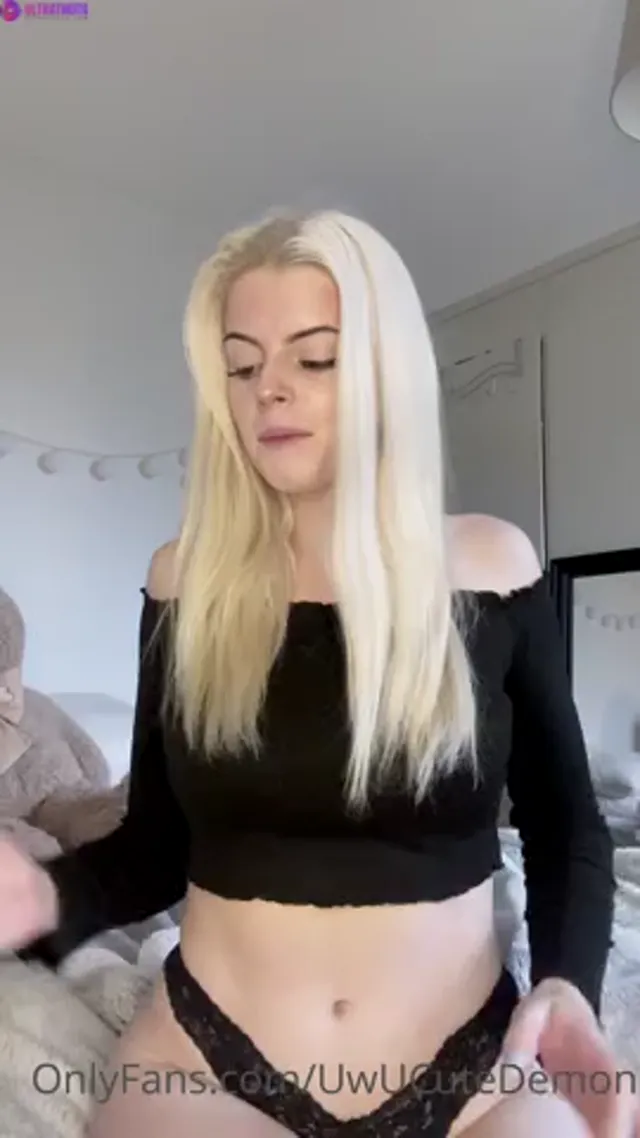 Swedish Cutedemon showing her dildos