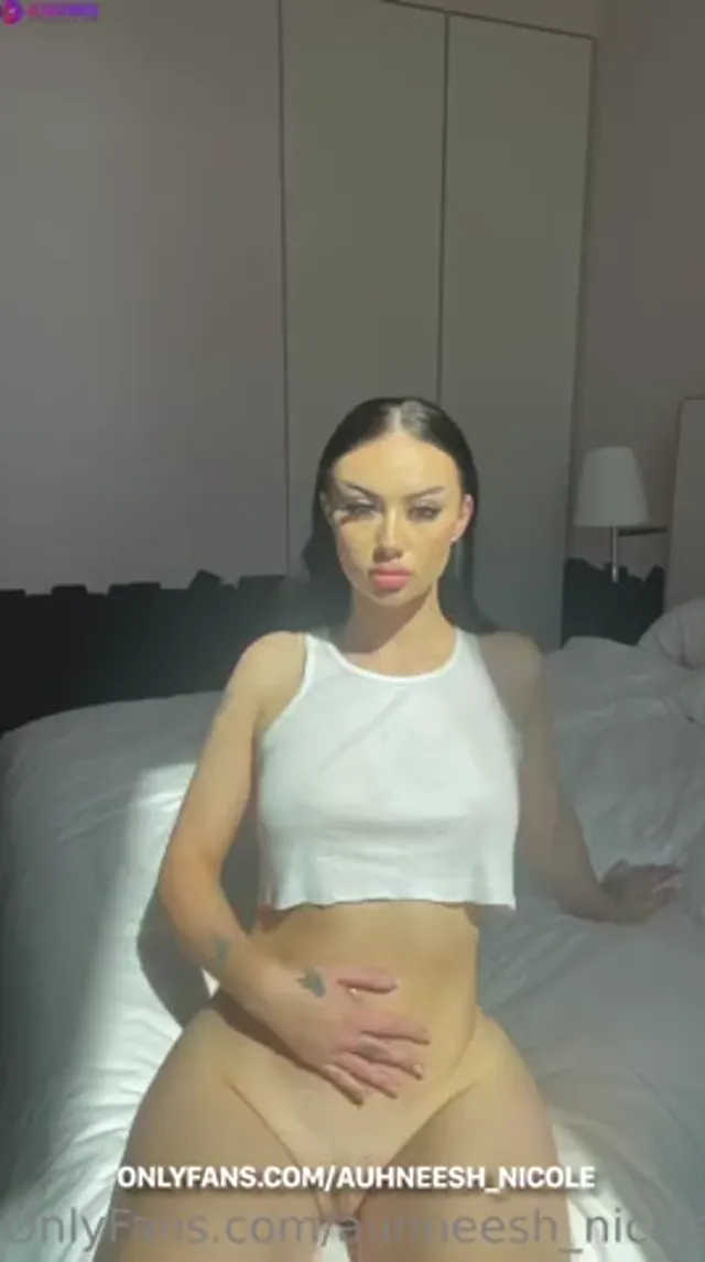 Auhneesh Nicole Squirts With Sex Toy