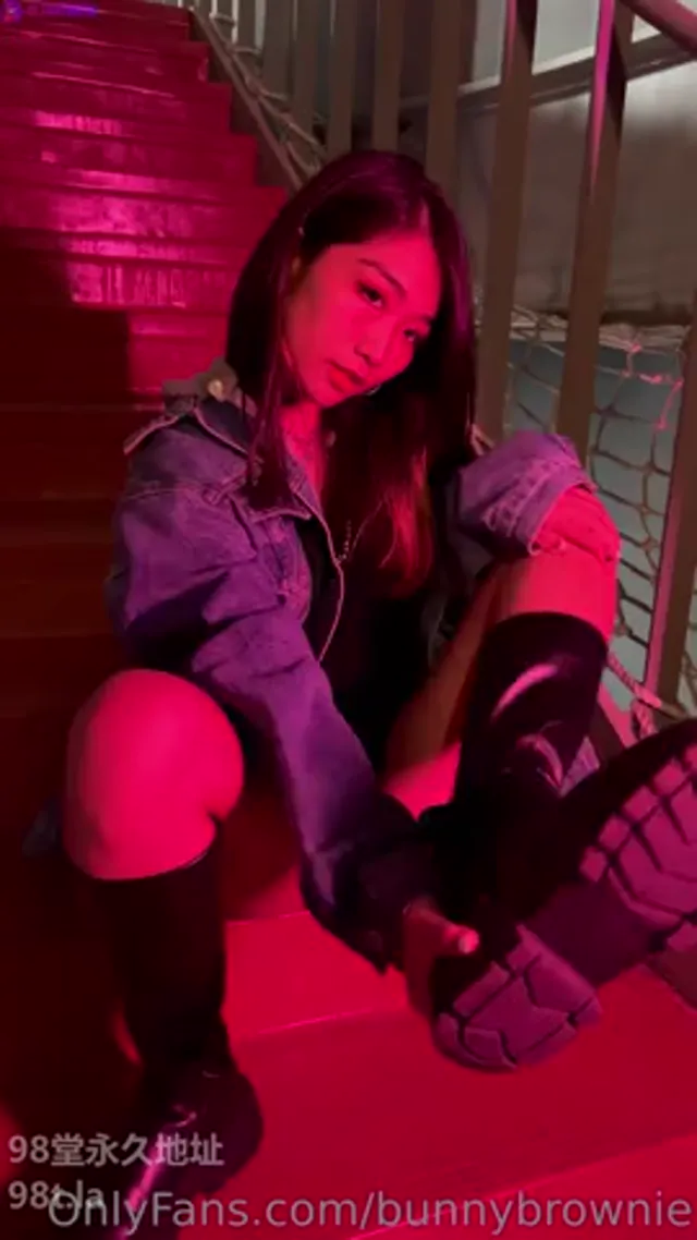 BunnyBrownie Teasing In Public