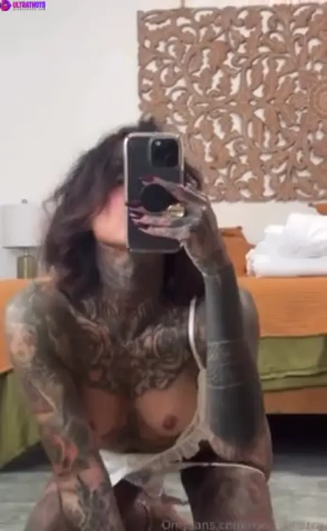 Swedish Tattooed Babe Cleo Kinnaman Filming Her Sexy Naked Tits