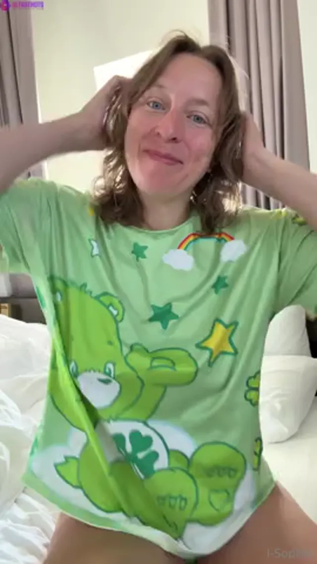 Swedish I-sophie dirty talking and playing with tits