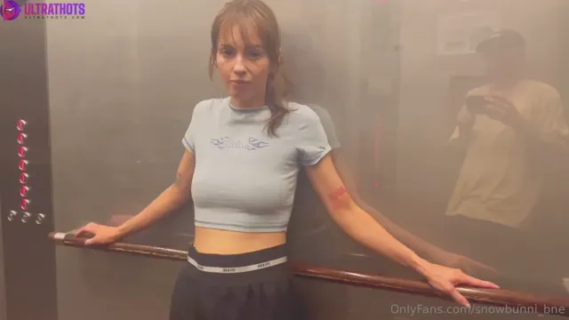 Snow Bunni – Risky Fuck in Public Elevator And Bathroom