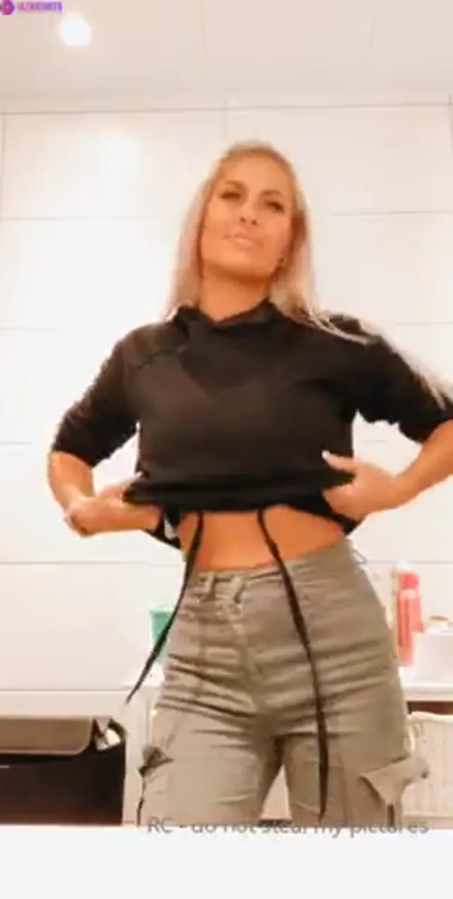 Norwegian Babe Missreca/Scandidoll Hot Striptease