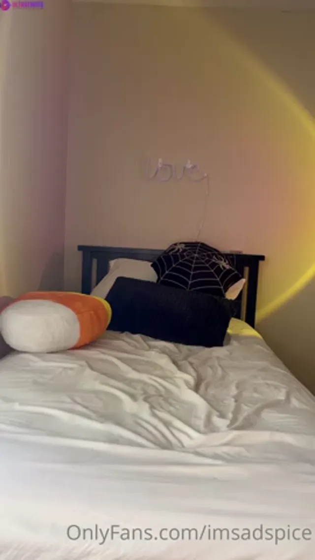 ImSadSpice Kinky Play In Costume With Long Tail Buttplug