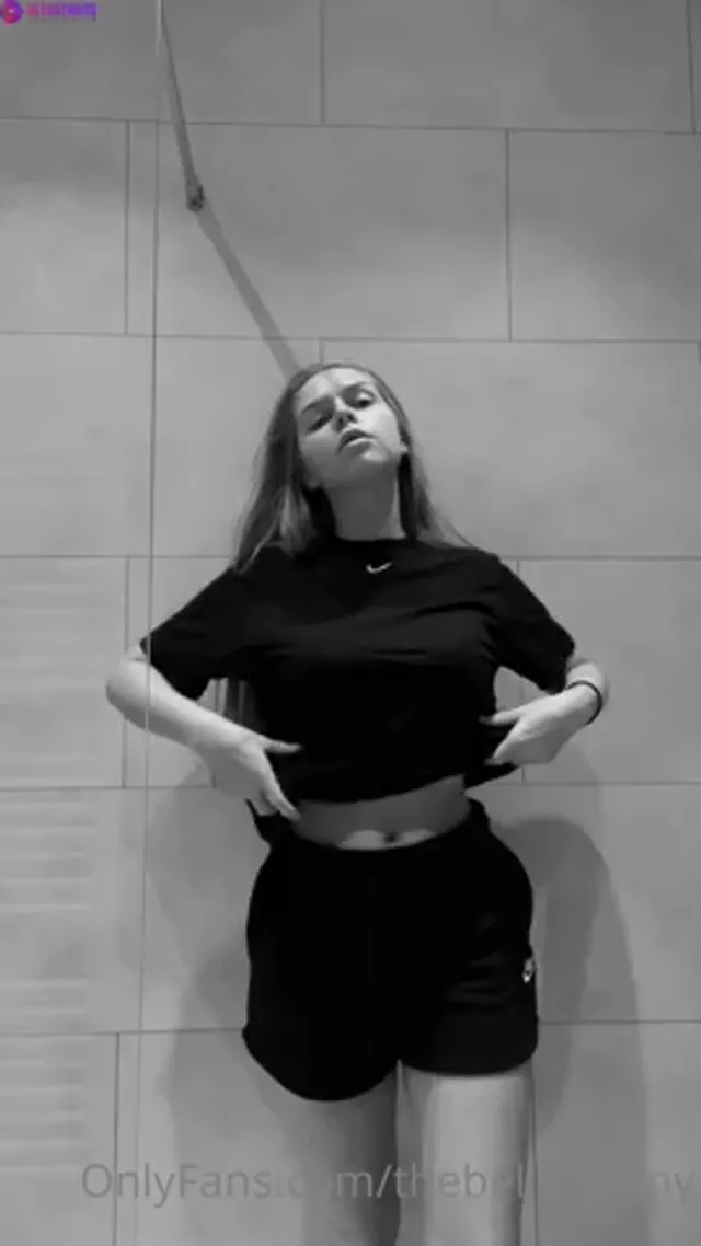 Norwegian Babe TheBelleBunny Sexy Striptease