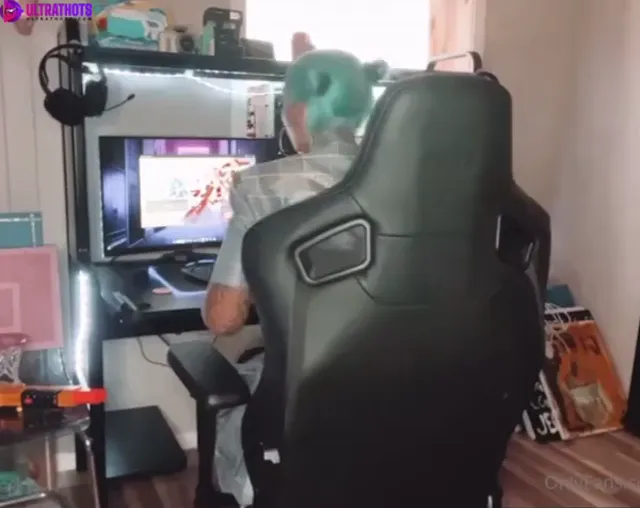 Norwegian Gamer Girl Giving Hot JOI