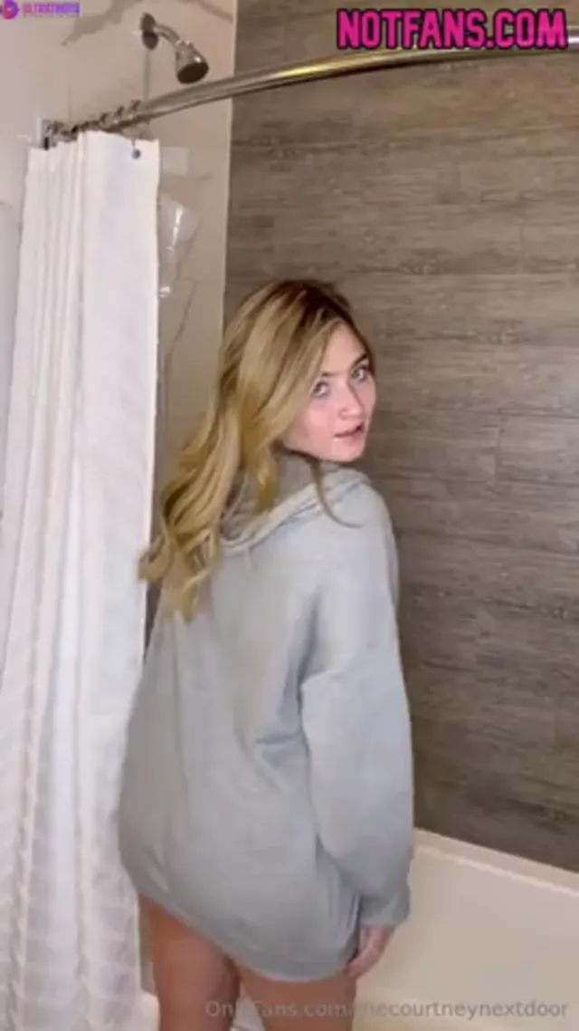 Thecourtneynextdoor – Busty Blonde Taking A Naked Shower