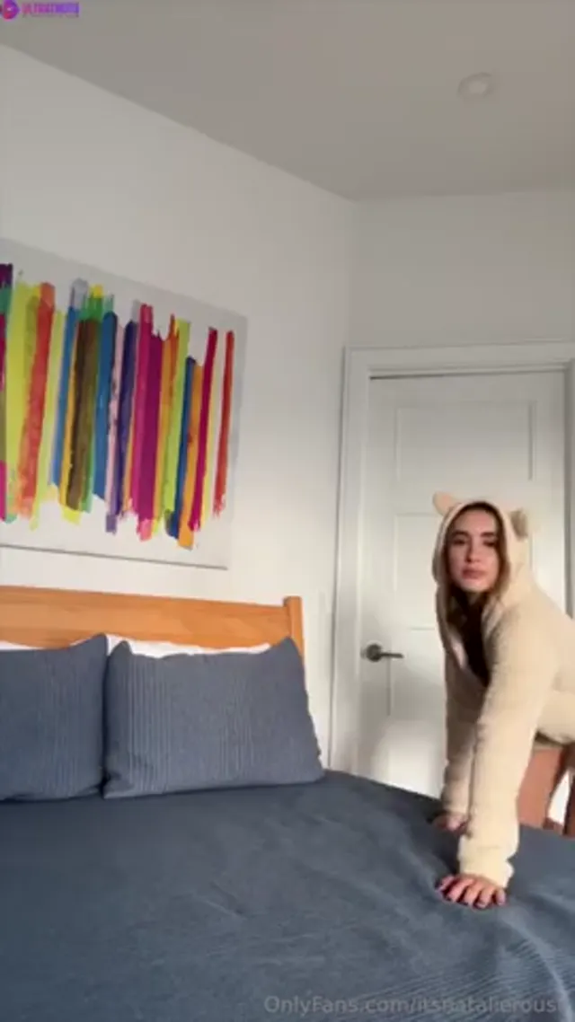 Natalie Roush – Nude Sex Simulation Video