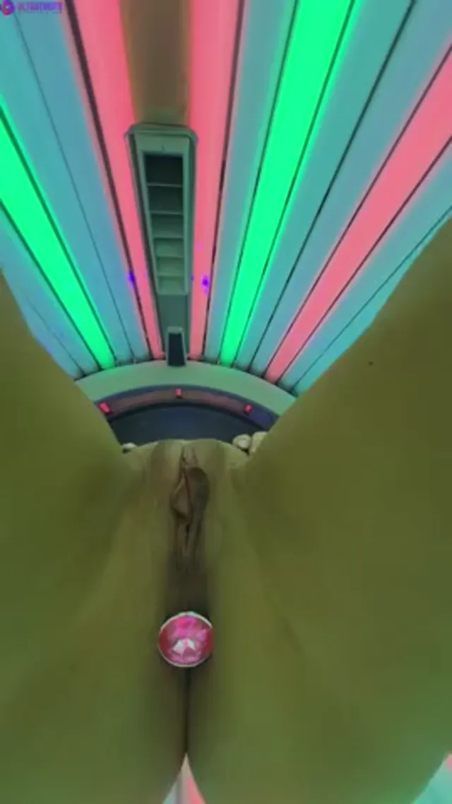 Emisecrets tanning bed