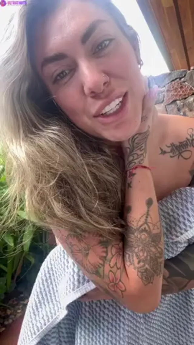 Ana Lorde – Outdoor Public Masturbation in Shower