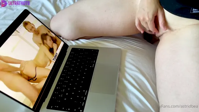 Swedish astridbea masturbation 6