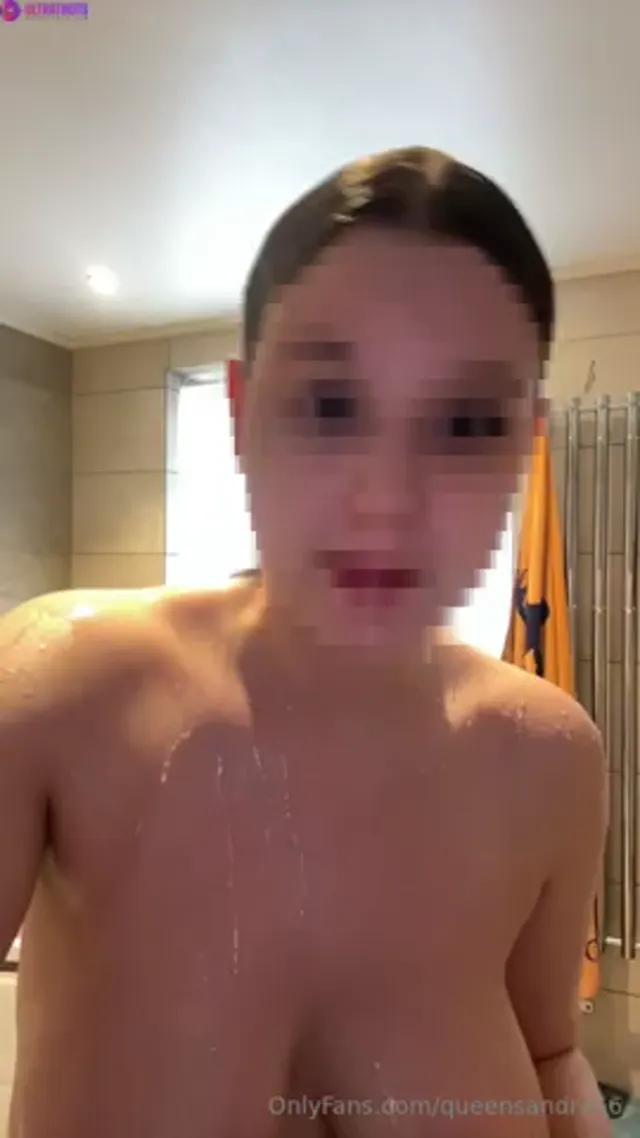 Swedish Sandra Adamsson / queensandra56 showering 2