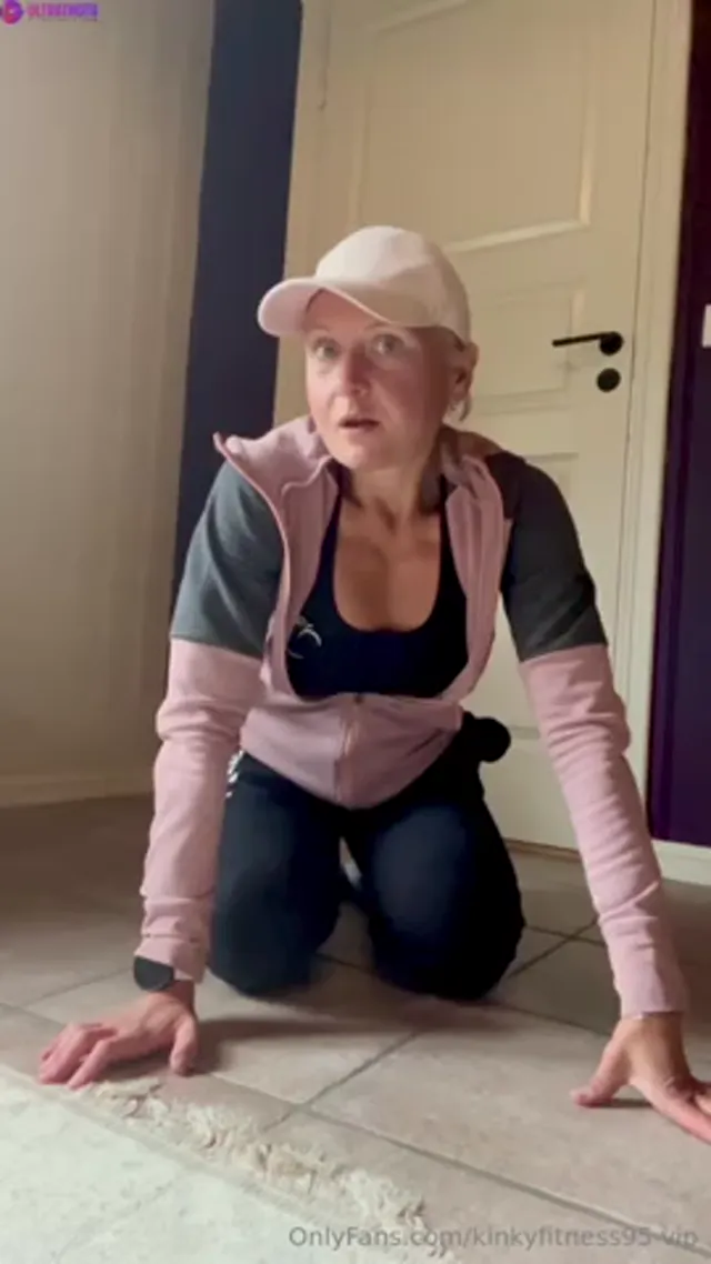 Kinkyfitness95 riding missonary dildo