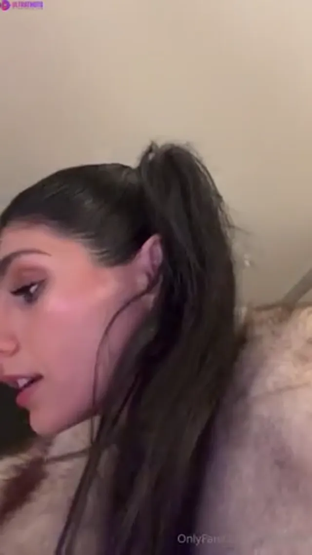 Mia Khalifa Teasing Nude Body on Vacation Livestream