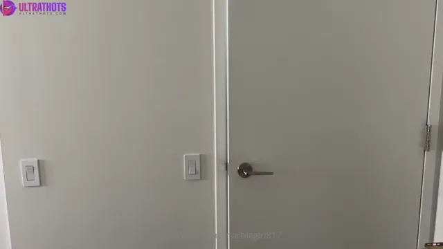 Sophie Vanmeter – Delivery Girl Sucking Big White Cock