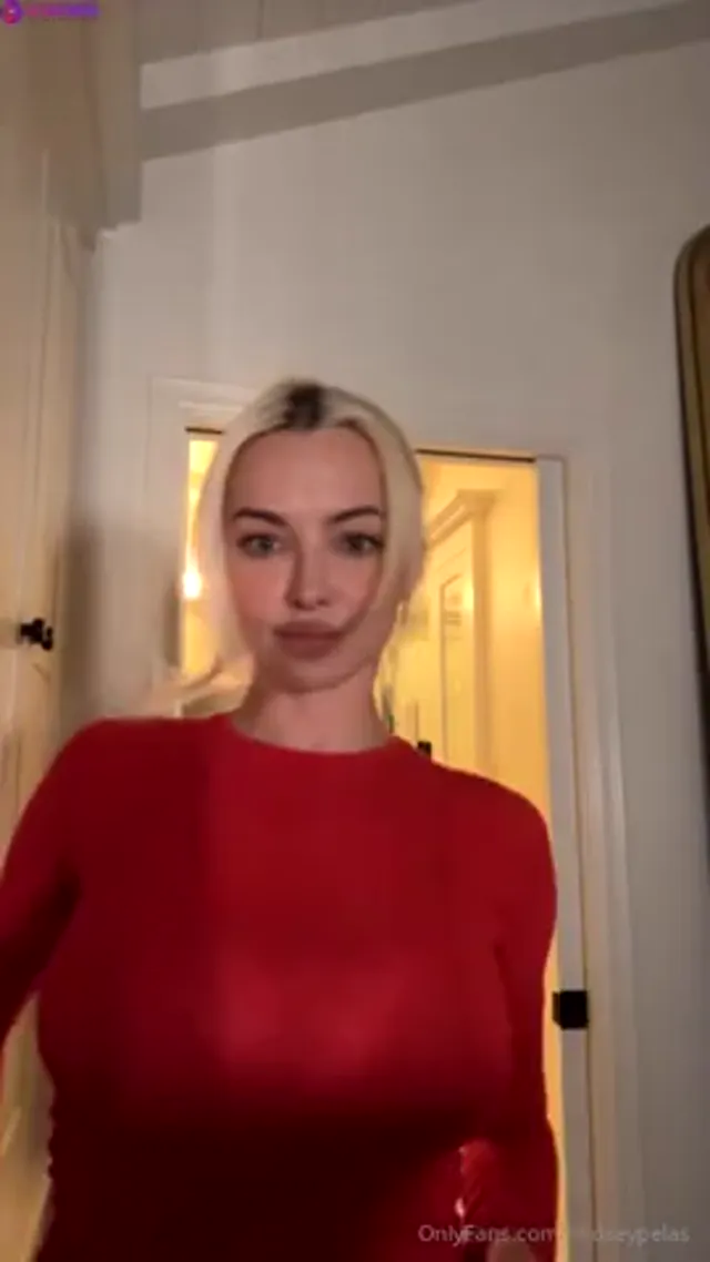 Lindsey Pelas Gets Topless And Naughty On Livestream