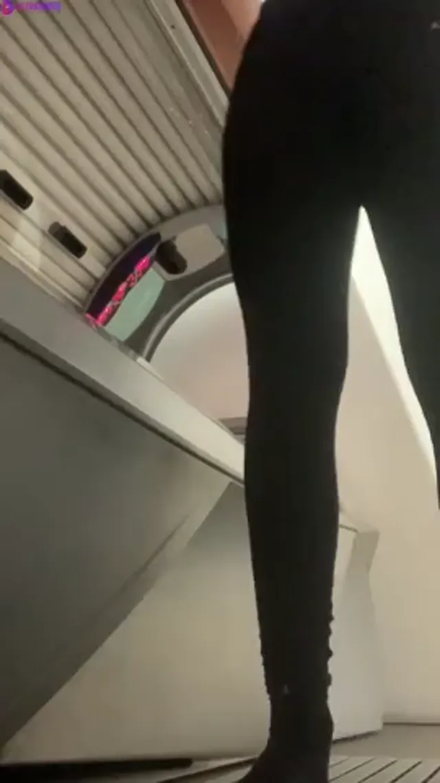 Jasmin M Gets Ready For The Solarium