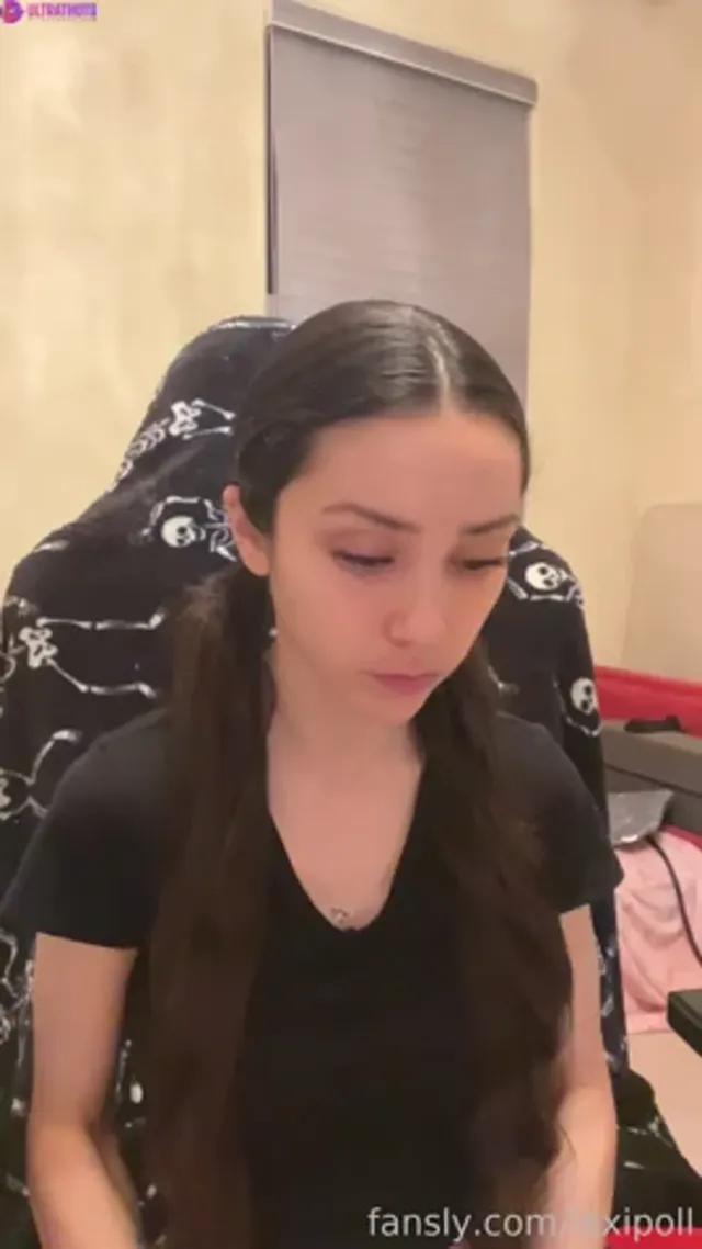 Lexipoll Pussy Juice Tasting On Live Cam