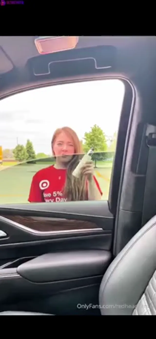 RedHeadWinter Target Girl Fucked Customer In Car