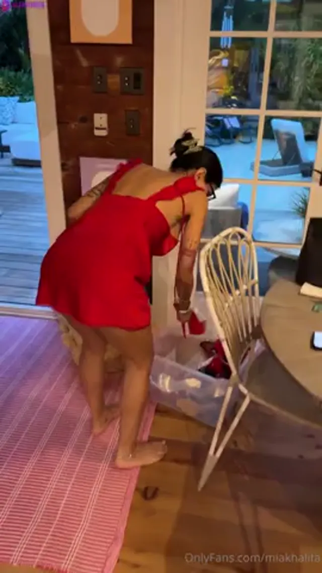 Mia Khalifa Giving Perfect Jerk Off Instructions