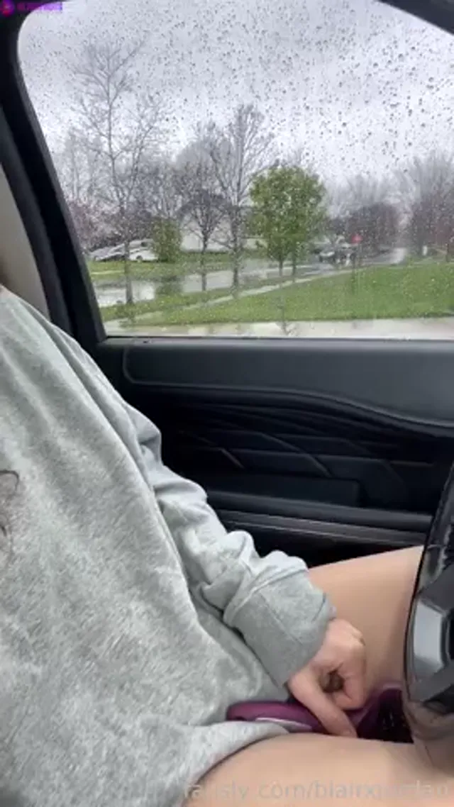 BlairxJordan Shoving Random Things Up Her Pussy