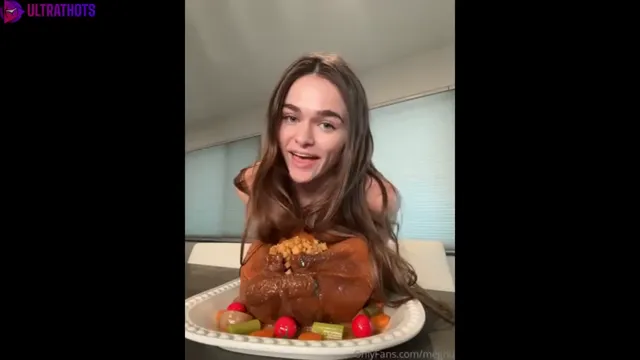 Megnutt02 – Nude Teasing During Dinner