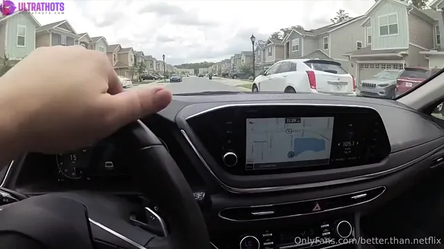 TheGorillaGrip Gives Her Asshole To Uber Driver